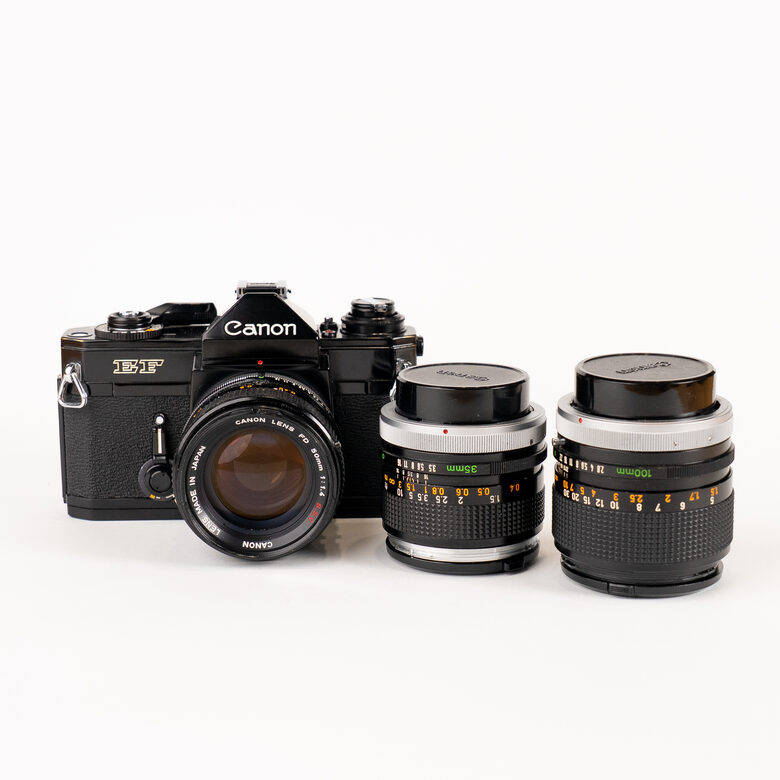 Canon EF "Black Beauty" + trīs objektīvi