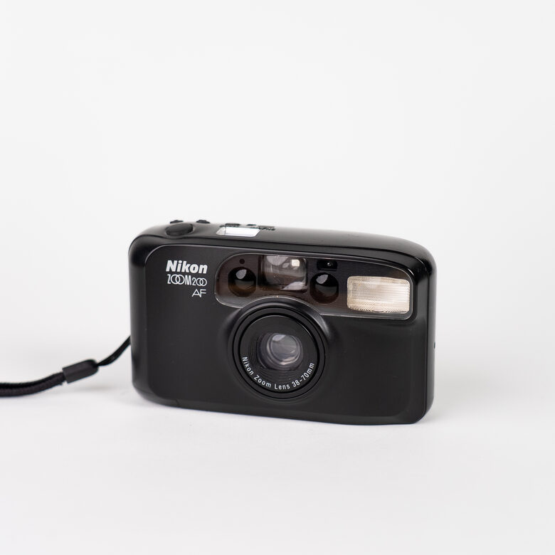 NIKON Zoom 200 AF