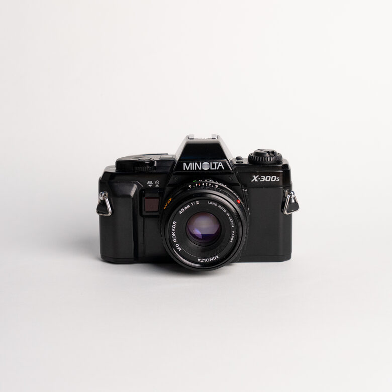 MINOLTA X-300s + 45mm f/2