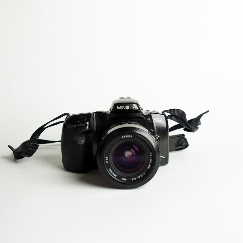 MINOLTA DYNAX 500SI + 28-80mm objektīvs