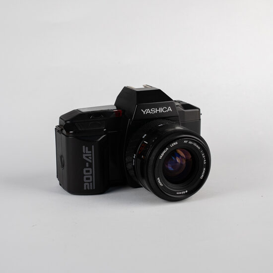 Yashica 200-AF + 35-70mm objektīvs *C*