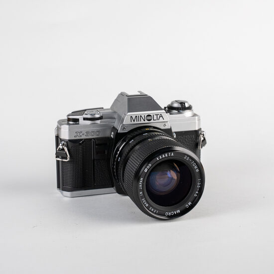 MINOLTA X-300 + 35-70mm f/3.5-4.5