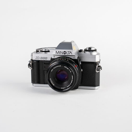 MINOLTA X-300 + 45mm f/2