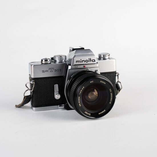 MINOLTA SR-T 303 + 28-50mm f/3.5-4.5