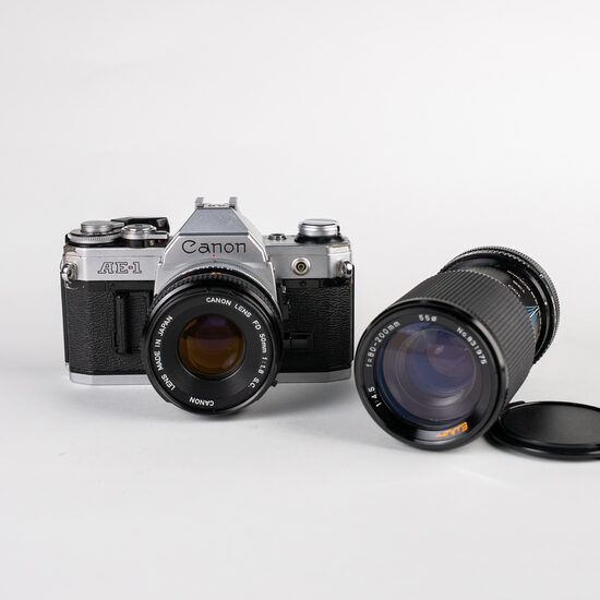 Canon AE-1 SILVER + divi objektīvi