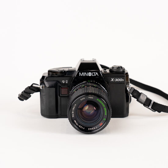 MINOLTA X-300s + 35-70mm f/3.5-4.5